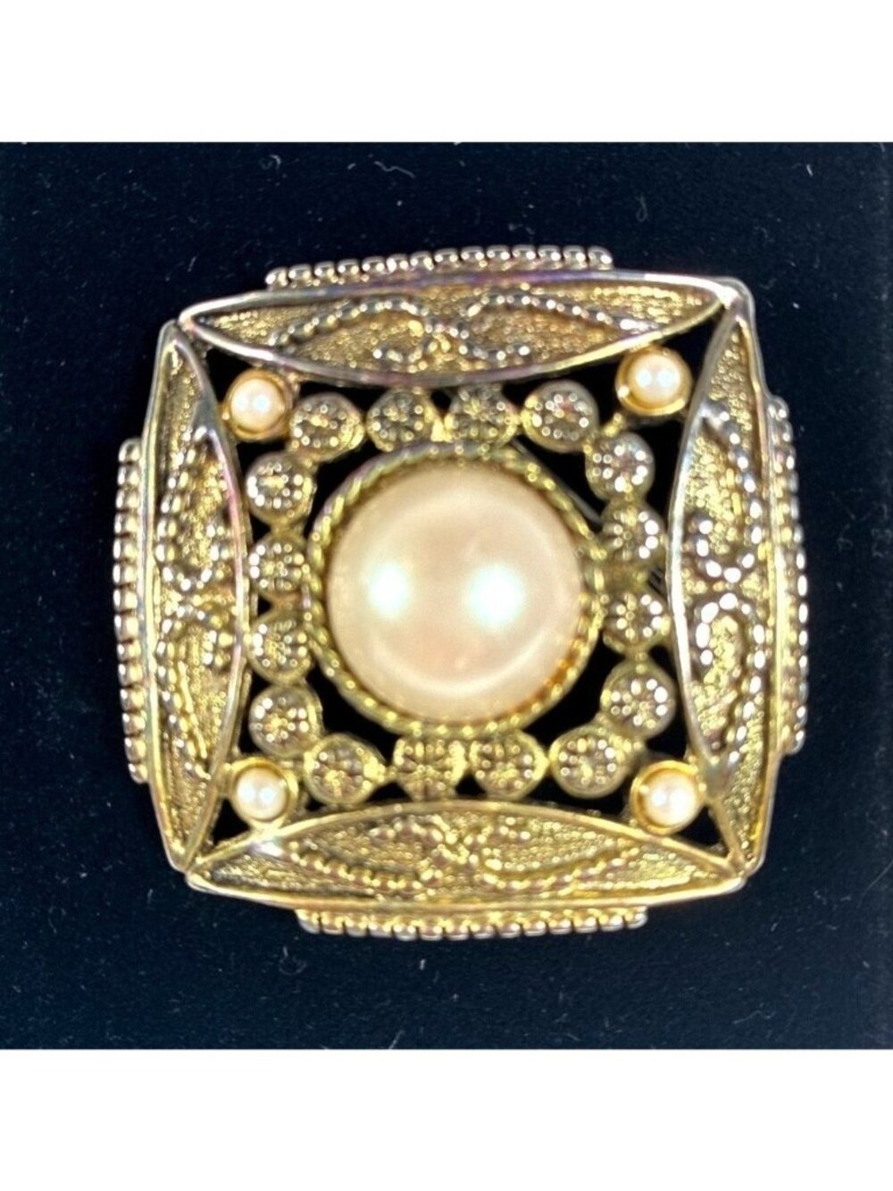 Vintage Made in USA Faux Pearl Rhinestone Gold Tone Diamond Brooch 2" - Picture 2 of 8